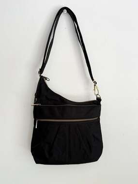 Travelon Anti Theft Crossbody Bag Black Gold Nylon Travel Purse RFID 42853